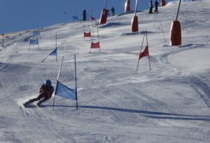 - "Aprovecha al máximo el esquí alpino con condiciones óptimas de nieve"
